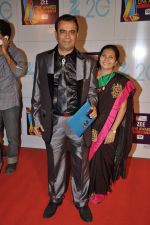 at Zee Awards red carpet in Mumbai on 6th Jan 2013 (21).JPG